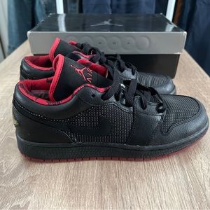 Nike Air Jordan 1 Retro Low GS 6Y Varsity Red Metallic Silver Vintage Rare